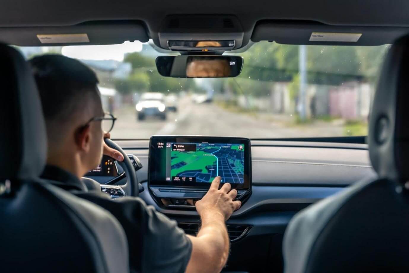 La solution la plus économique pour ajouter un écran tactile à votre voiture
